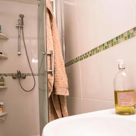 Lovely Apt Close To Place De La Nation *